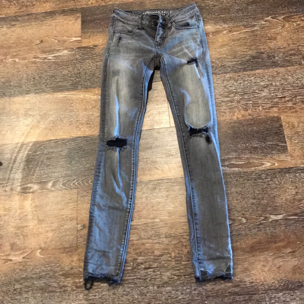 Size 0 American eagle skinny jeans